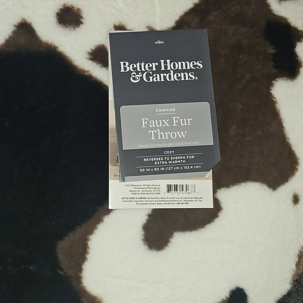 Better Homes & Gardens, Cowhide Faux Fur Throw, 50X60 Inches! Nwts!!